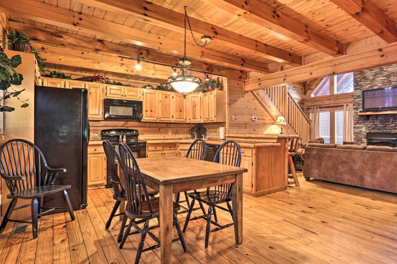Pigeon Forge Cabin With Games, 1 Mi To Parkway! Екстериор снимка