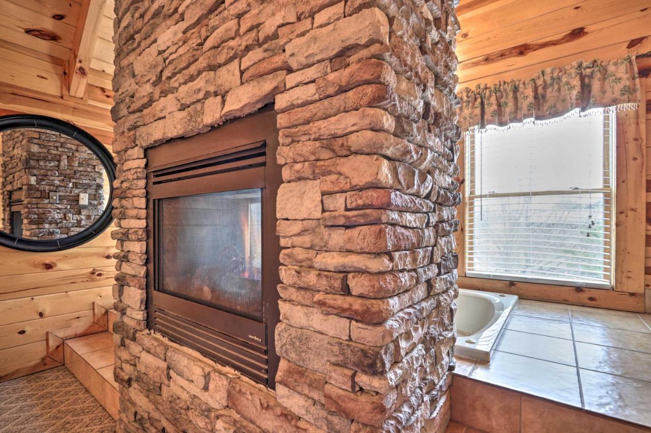 Pigeon Forge Cabin With Games, 1 Mi To Parkway! Екстериор снимка